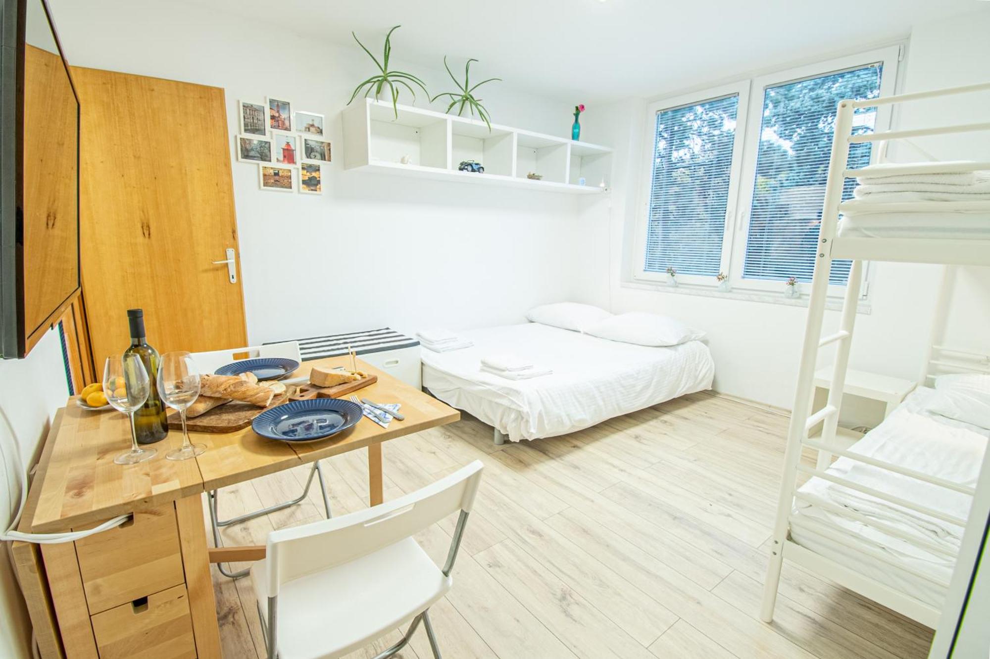 Umag Center Apartment Parking By Rentistra Exterior photo
